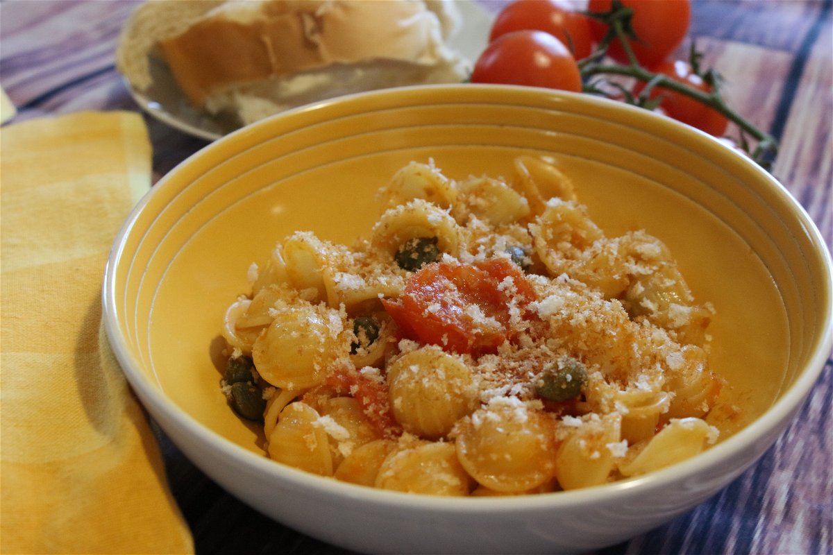 Orecchiette Con Pomodorini Capperi E Mollica Croccante Fidelity Cucina
