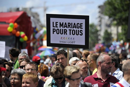 Nozze gay, si della Francia