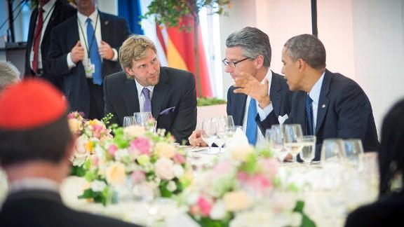 Dirk Nowitzki, compleanno speciale con Obama e la Merkel