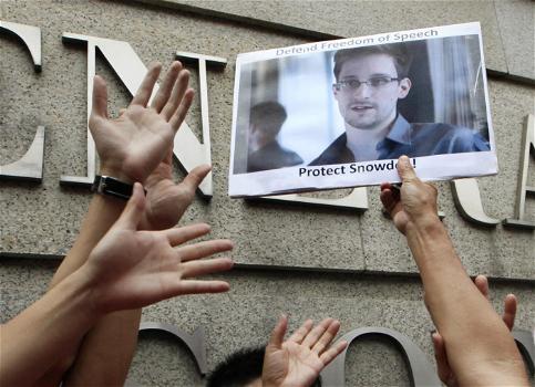 Datagate, Edward Snowden rompe il silenzio e attacca Obama