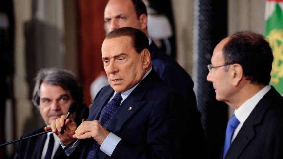 Decadenza Berlusconi, ultimatum del Pdl e governo a rischio