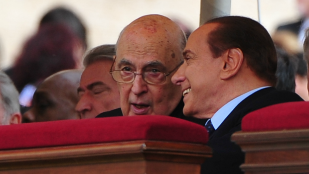 Il Colle congela la decisione sulla decadenza di Berlusconi