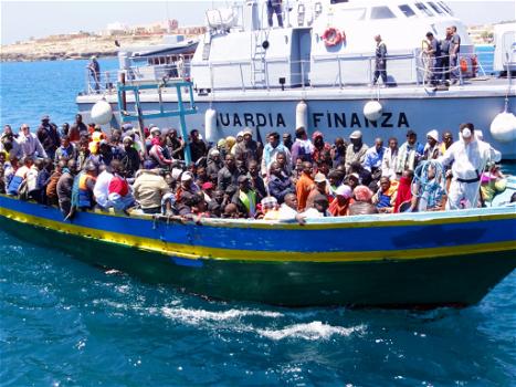 Lampedusa, continuano gli sbarchi. Inchiesta sui probabili basisti