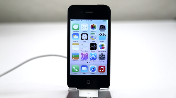 iOS 7 rende iPhone 4 inutilizzabile. Proteste degli utenti