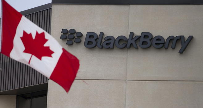 Blackberry rinuncia alla vendita e cambia Ceo