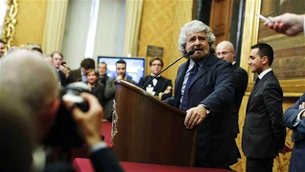 Consultazioni, Beppe Grillo va da Renzi, ma non lo fa parlare (video)