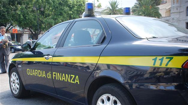 Napoli, Guardia di Finanza scopre zecca clandestina