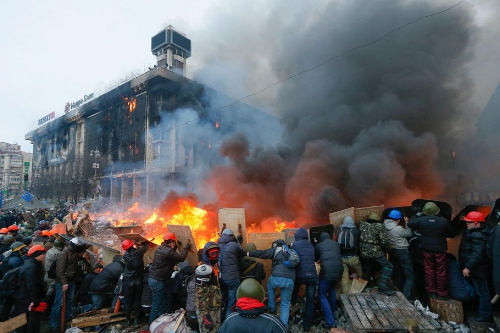 Il centro di Kiev è un campo di battaglia, almeno 26 morti