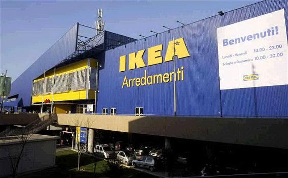 Ikea: bimbo morto soffocato da un panino. Una sconfitta per tutta la società