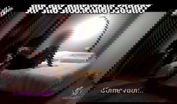 Soubrette come squillo di lusso: 1500 euro per fare sesso con una vip! Video