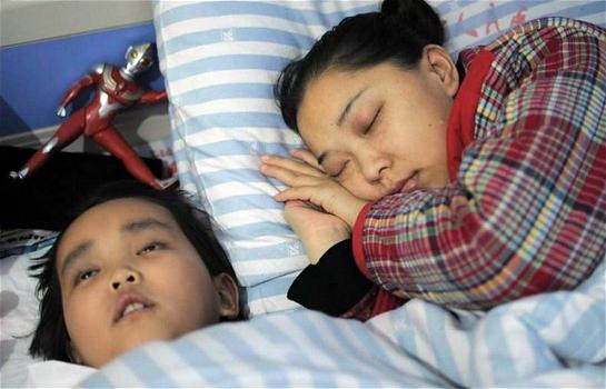 Pechino: bimbo malato rifiuta le cure per donare un rene alla madre malata