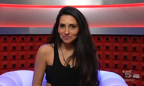 Francesca Cioffi senza mutande in diretta al Grande Fratello