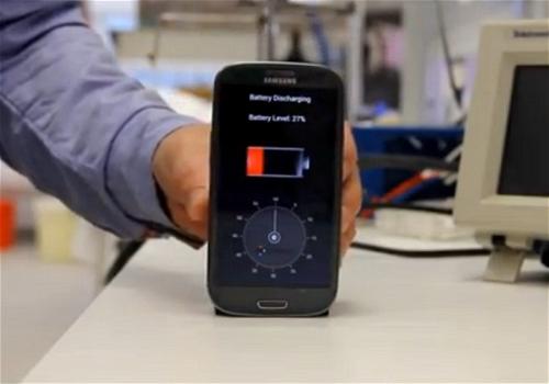 Smartphone: batteria carica in soli 30 secondi