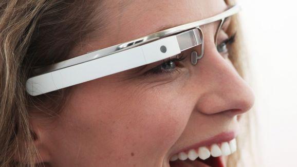 Google Glass in vendita, prezzi alle stelle ma già si fa la fila per averli