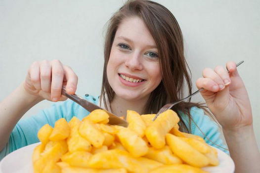 Ragazza inglese mangia solo patatine per 15 anni