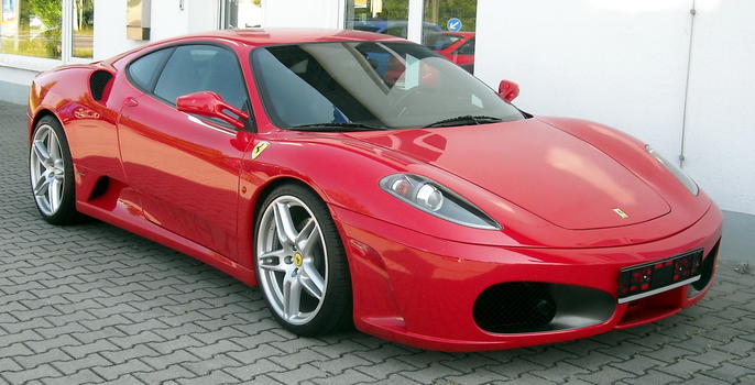 Sedotto per l’acquisto di una Ferrari, giudice condanna l’imprenditore