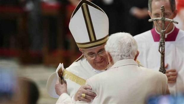 Papa Francesco, ira e sdegno per il buffet dei vip