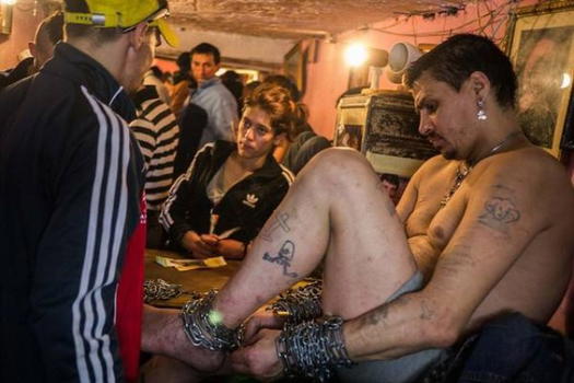 Bucarest, viaggio in un mondo sotterraneo, abitato dai disperati