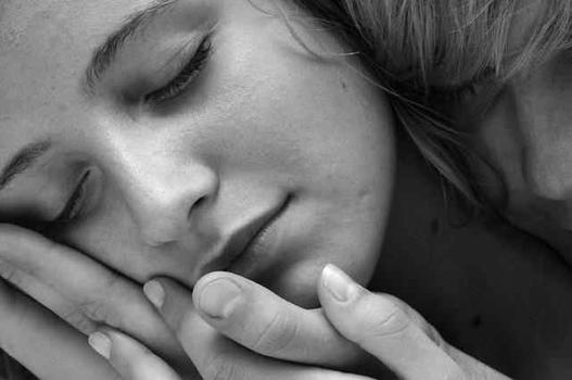 Individuati dei nervi che rispondono solo all’affetto sincero