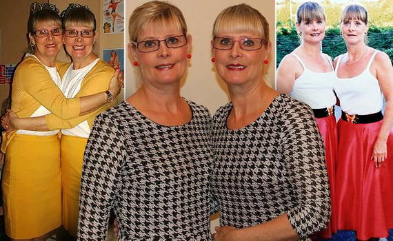 Gemelle inglesi vestite uguali da sempre, anche oggi a 60 anni