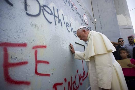 Il Papa alla Spianata delle Moschee esorta all’amore e al rispetto