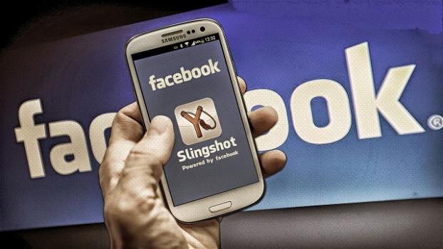 Facebook lancia Slingshot, l’app per sms usa e getta