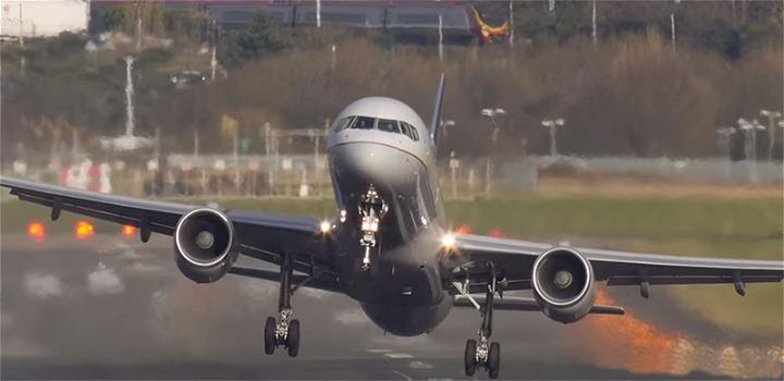 Atterraggi e decolli da “infarto”: non guardate questo video se avete paura di volare