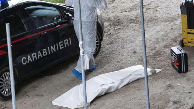 Donna di 37 anni cade dalla finestra: l’ipotesi è di omicidio
