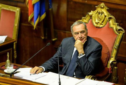 Stop ai vitalizi per i senatori condannati: la conferma di Grasso