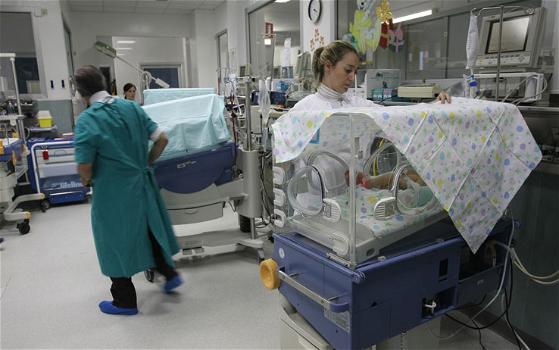 Neonata muore dopo il parto, a Palermo. Aperta un’inchiesta