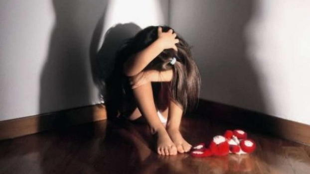 Bambina di 8 anni vittima del padre pedofilo