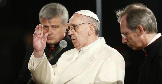 Papa Francesco: “Basta con le speculazioni su cibo e finanza”