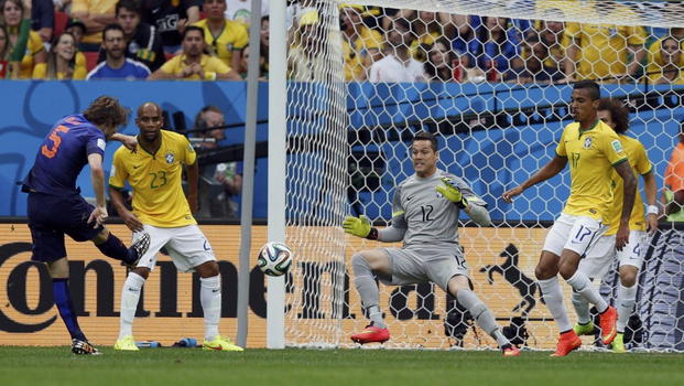 Mondiali 2014 Brasile-Olanda 0-3, terzi gli orange, fischi verdeoro