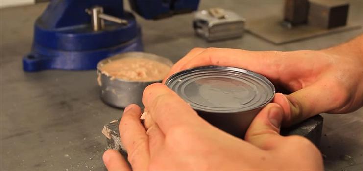 Ecco come aprire una lattina di alluminio senza l’aprilattine