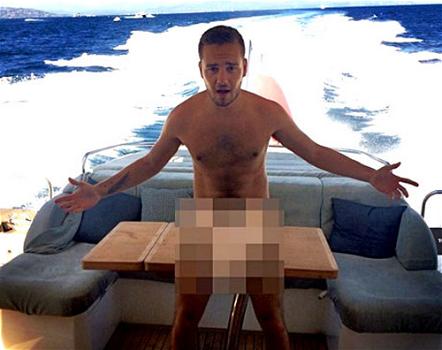 One Direction: Liam Payne nudo su Instagram