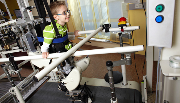 Robot Lokomat per far camminare i piccoli pazienti