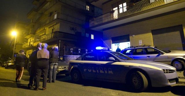 Agguato alla periferia di Roma: uomo ucciso in strada