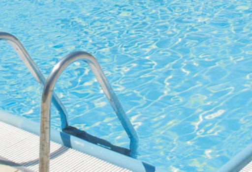 Perugia: torna a casa e trova la moglie annegata in piscina