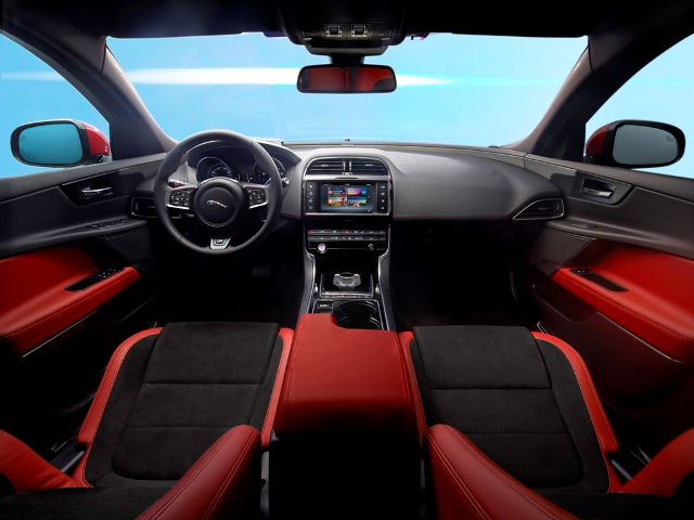 Jaguar XE - Interni