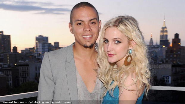 Ashlee Simpson sposa il figlio di Diana Ross