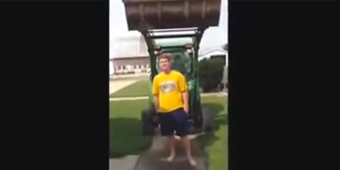 Ragazzo tenta un Ice Bucket Challenge da record e rischia la morte