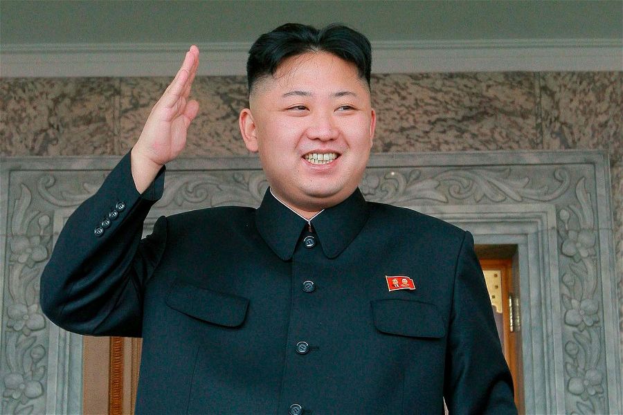 Il dittatore Kim Jong-un si frattura le caviglie per il suo peso