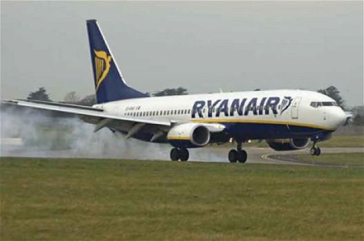 Dublino: collisione tra due aerei Ryanair. Un’ala si spezza