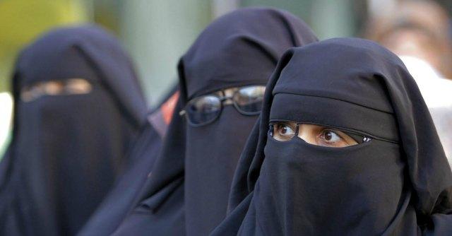 Parigi, turista araba cacciata dall’Opera perché aveva burqa