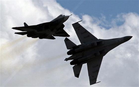 Nato in allerta: aerei russi sull’Unione Europea senza controlli