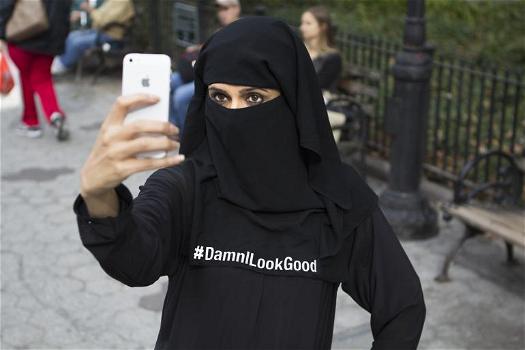 New York promuove il velo: “Indossare l’hijab è sexy”