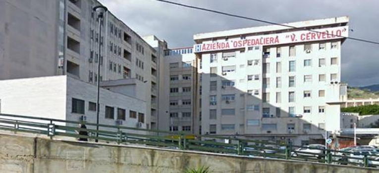 Palermo, due bambini feriti perché si stacca finestra dal bagno