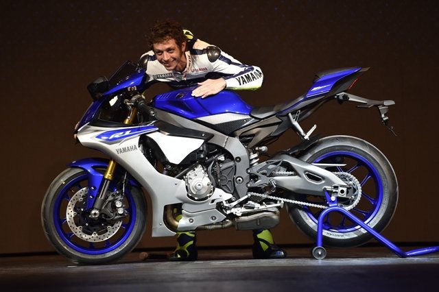 Valentino Rossi presenta la nuova Yamaha YZF-R1