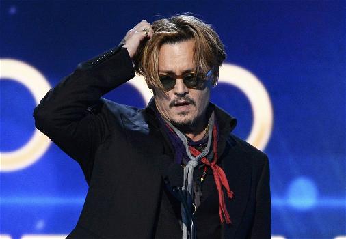 Johnny Depp completamente ubriaco agli Hollywood Film Awards