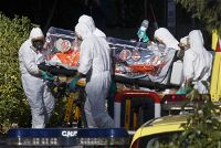 Ebola: primo caso sospetto a Firenze. Test in corso su un antropologo di ritorno dall’Africa